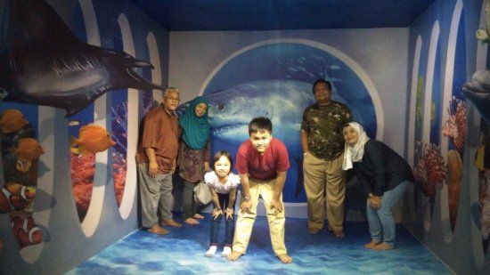 Melaka Dream World Upside Down & 3D